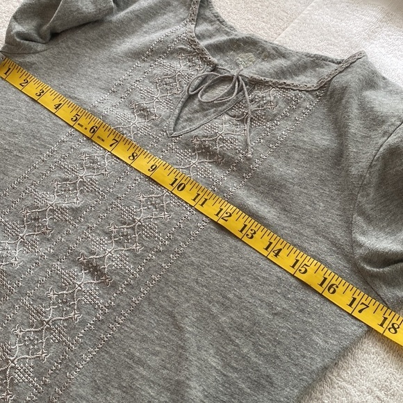 Ashley Judd blouse pullover long sleeve embroidered keyhole with tie size small - Picture 5 of 8